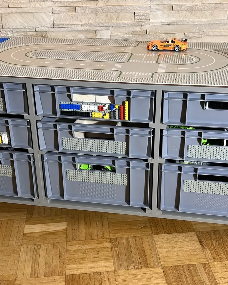 Spieltisch RACK PLAY mit Holzeisenbahn-Top und 9 Euroboxen
