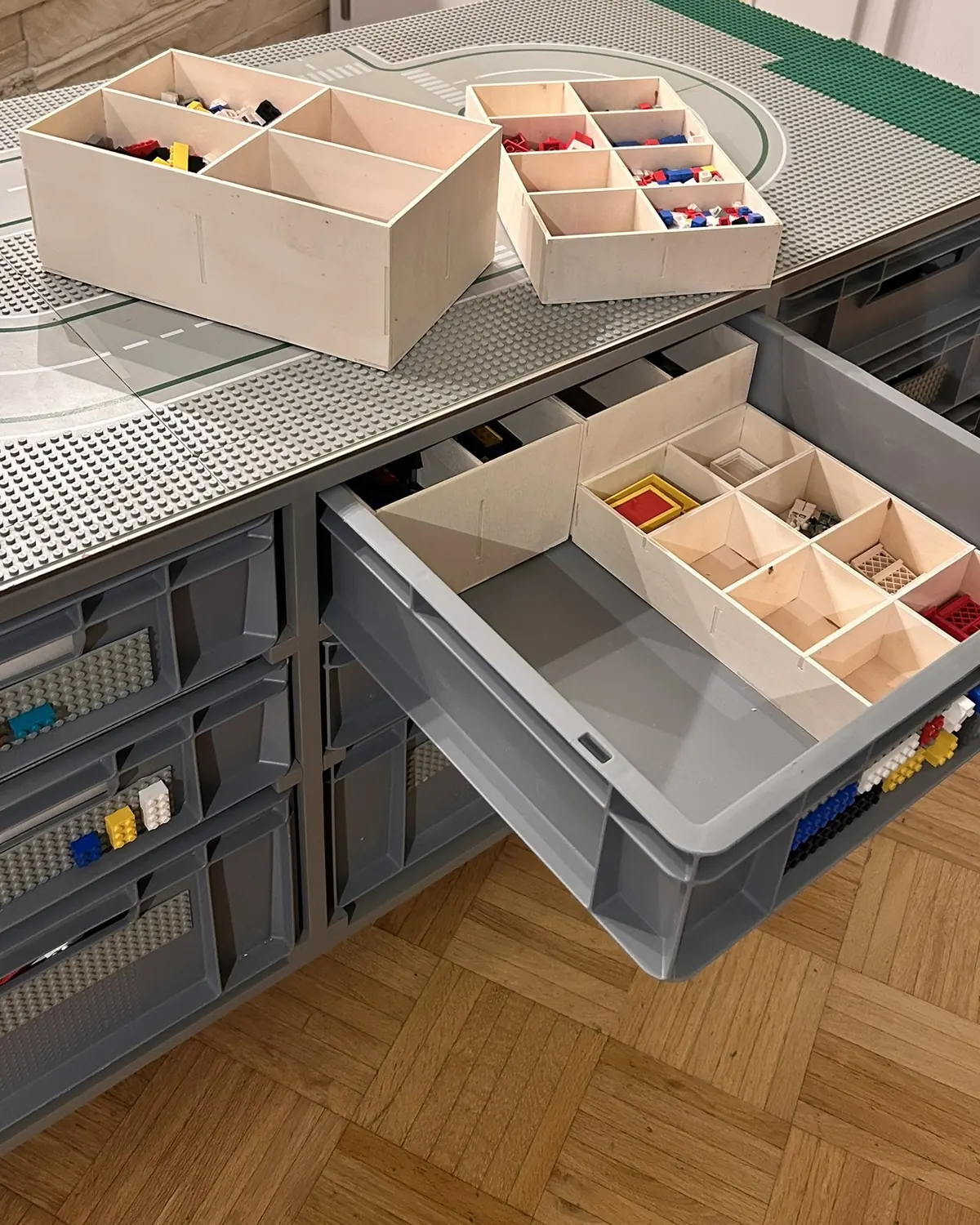 BOX-Einsätze in einer Schublade des RACK PLAY
