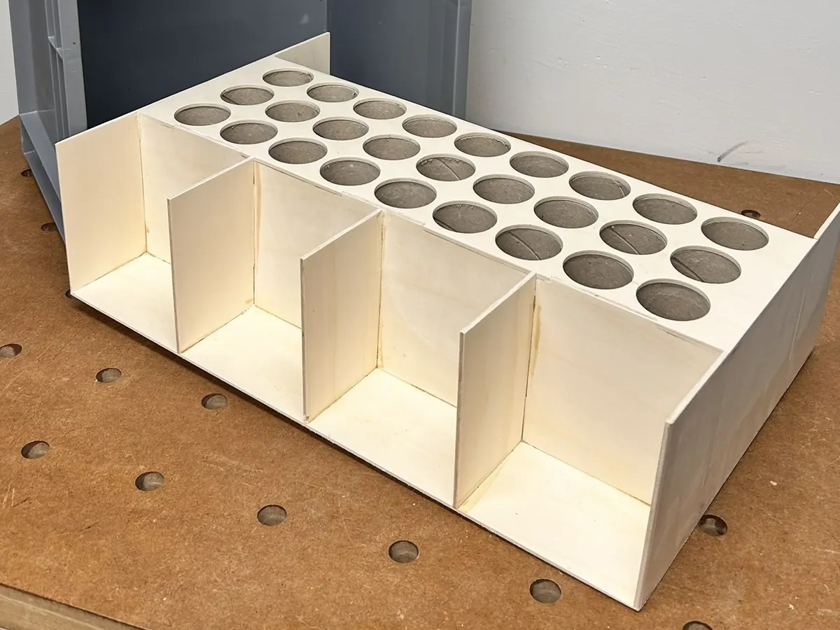 TOOL Cartridge in front of the 60 × 40 × 32 container