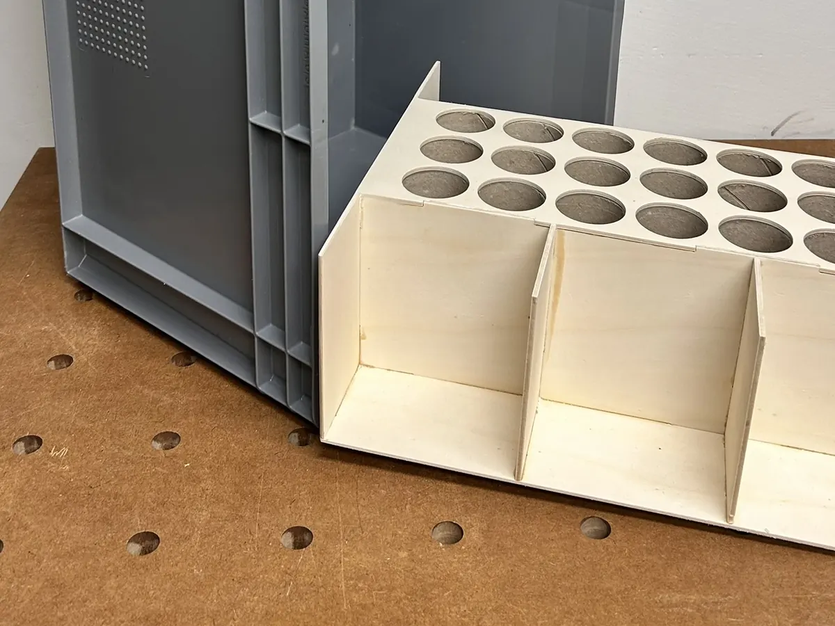 Insert and tall container side by side