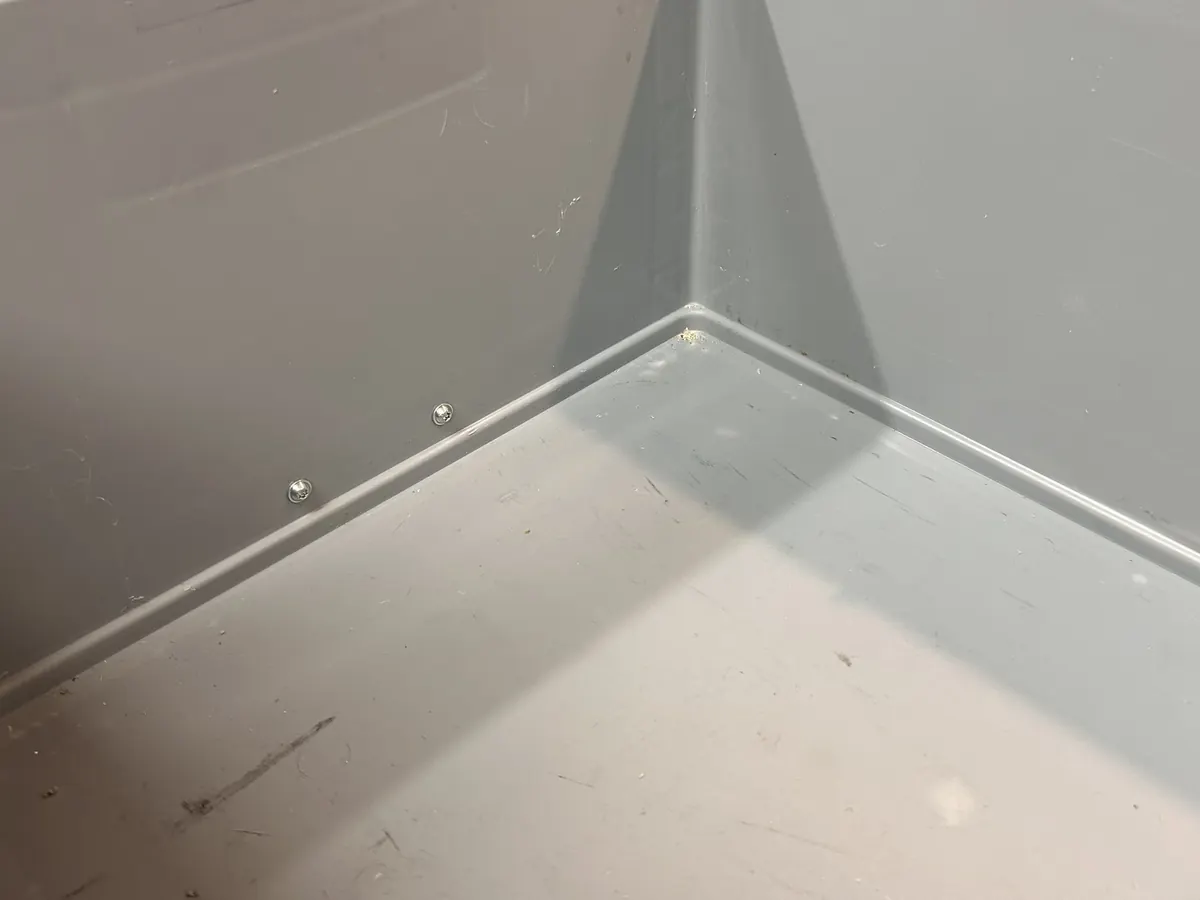 The step inside the base of an Auer box