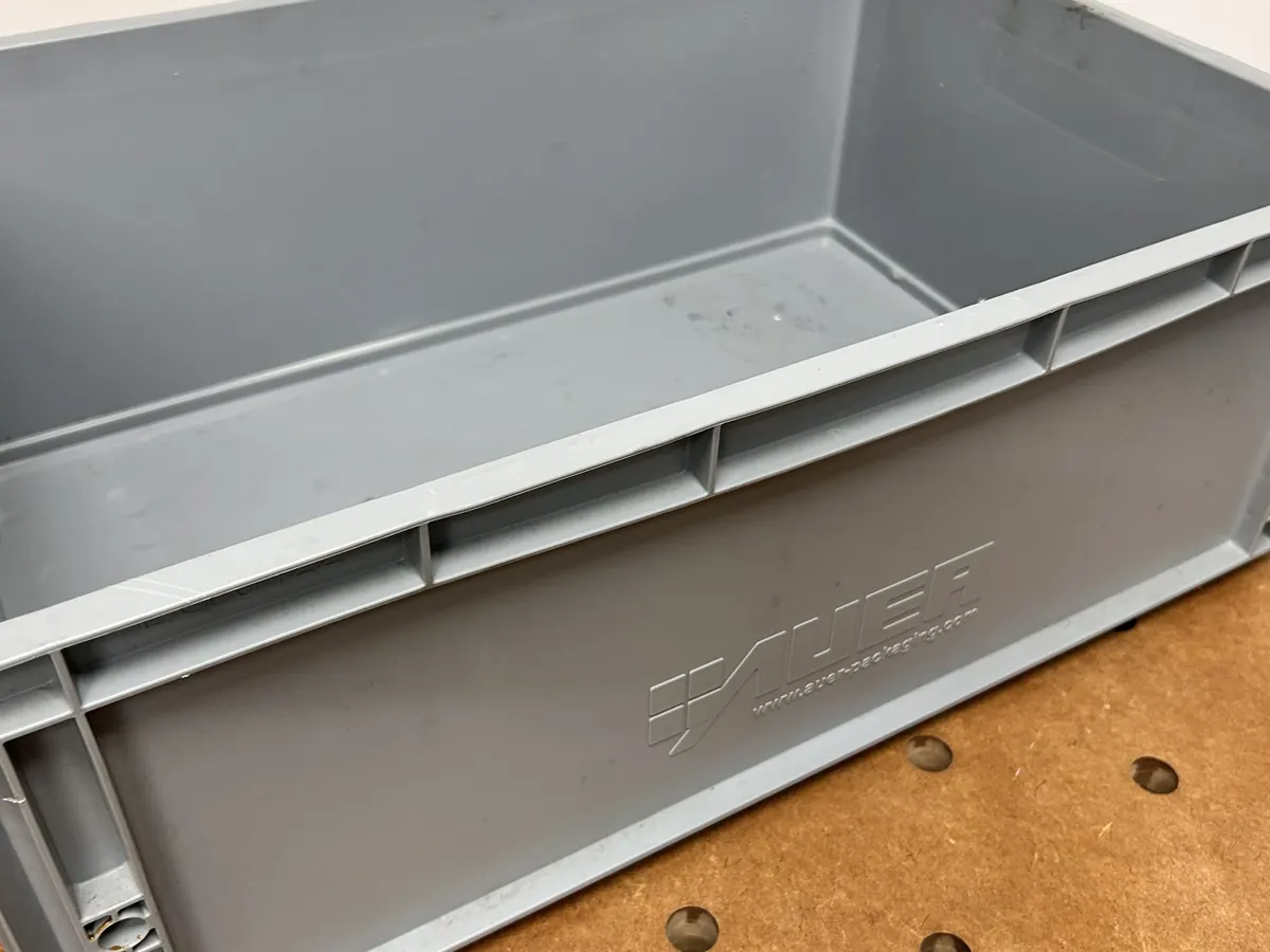 Professional 60 × 40 × 22 container by Auer
