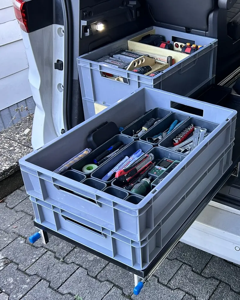 Fully extended – every box within reach