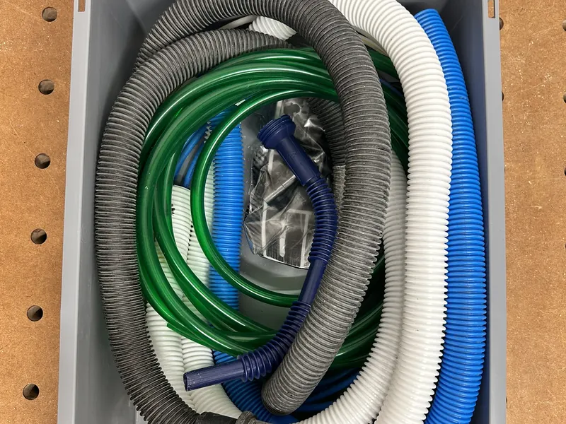 Photo of box 007: hoses from above